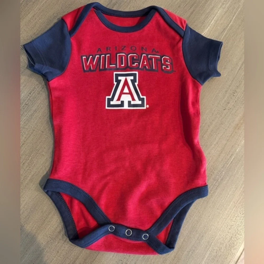University of Arizona Wildcats Baby Onesie NWOT Red/Navy 0-3 M